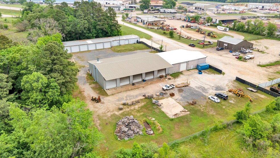 1903 Hearne Rd, Longview, TX à vendre - Photo de l’immeuble – Image 2 sur 64