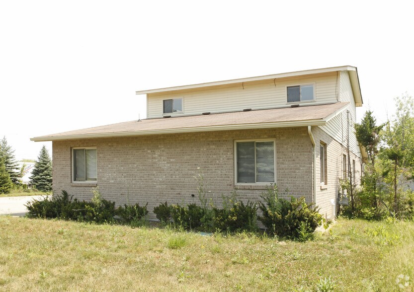 5505 S Sheldon Rd, Canton, MI à louer - Photo de l’immeuble – Image 3 sur 21