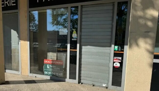 Plus de détails pour Local commercial à vendre