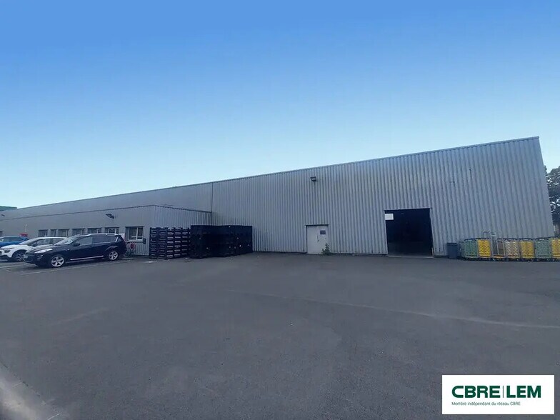 Local d’activités dans Carpiquet à louer - Photo de l’immeuble – Image 1 sur 8