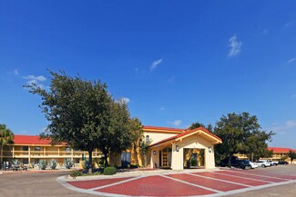 Plus de détails pour 2525 E Main St, Eagle Pass, TX - Hôtellerie à vendre