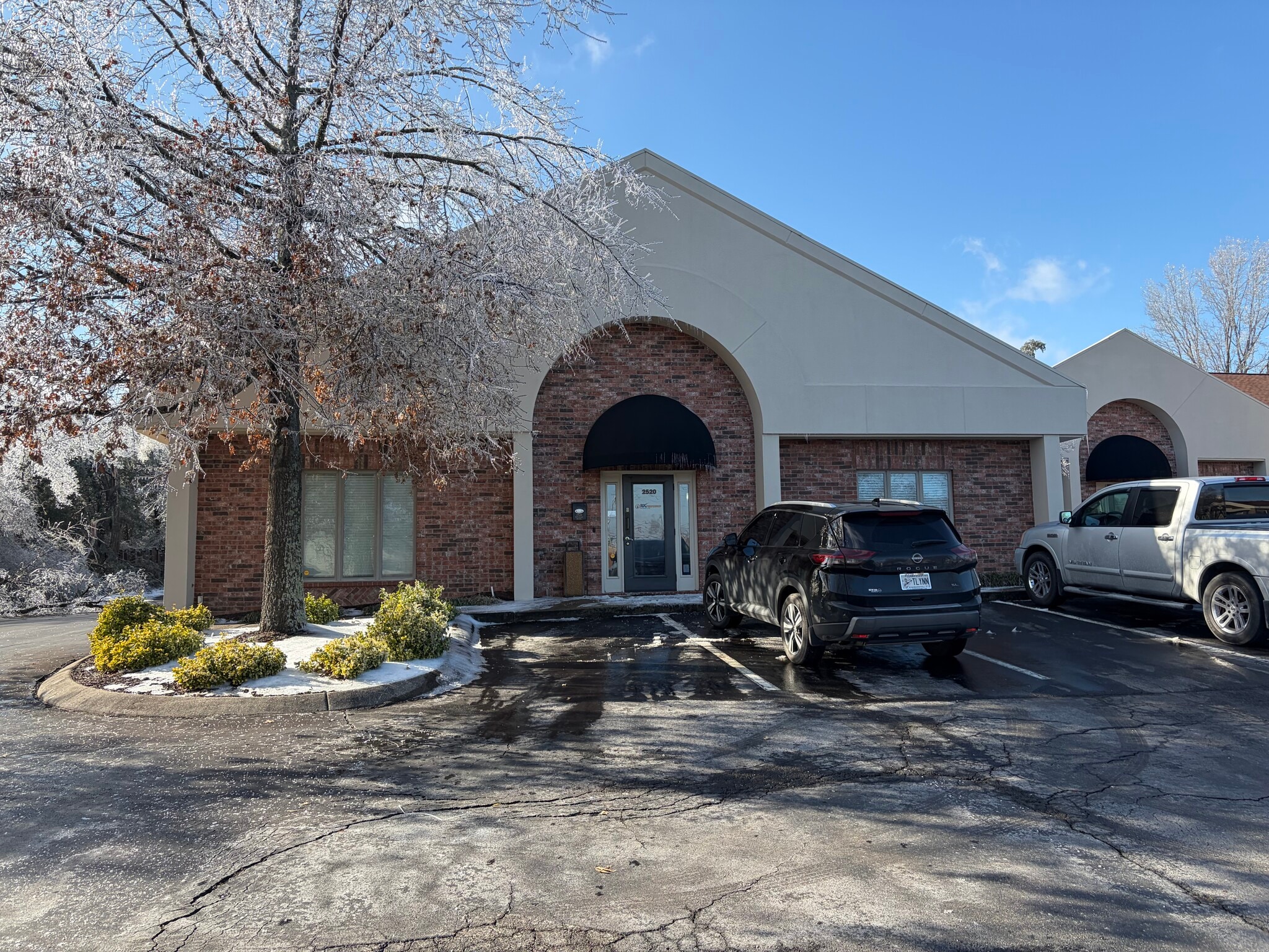 2518-2528 N Mount Juliet Rd, Mount, Mount Juliet, TN à louer Photo de l’immeuble– Image 1 sur 4