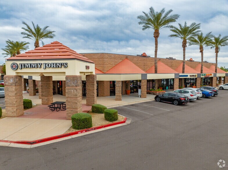 1515-1555 N Gilbert Rd, Gilbert, AZ à louer - Photo principale – Image 1 sur 5