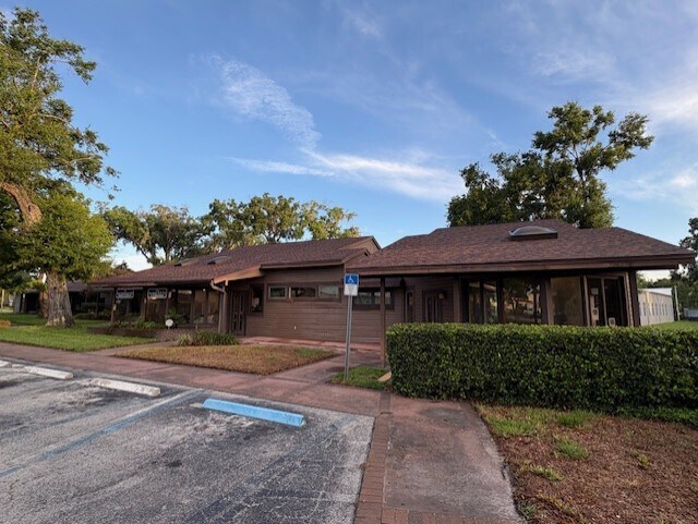 101-110 Southern Oaks Dr & Thonotosassa Rd & Baker St, Plant City, FL à louer Photo principale– Image 1 sur 8