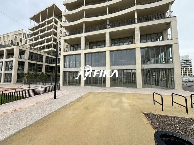 Plus de détails pour Local commercial à vendre