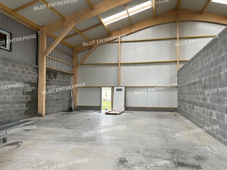 3 Rue Des Tuileries, Bréal-sous-Montfort à louer - Photo de l’immeuble – Image 3 sur 4