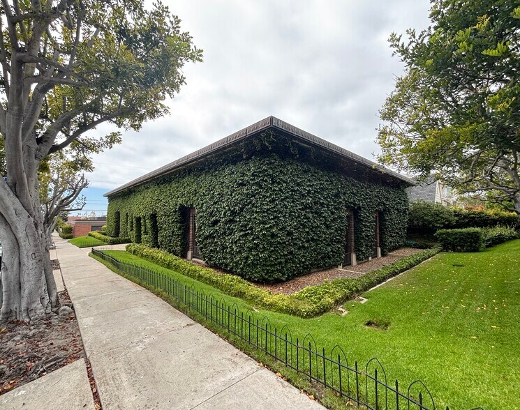 1134 Kline St, La Jolla, CA à louer - Photo de l’immeuble – Image 2 sur 11