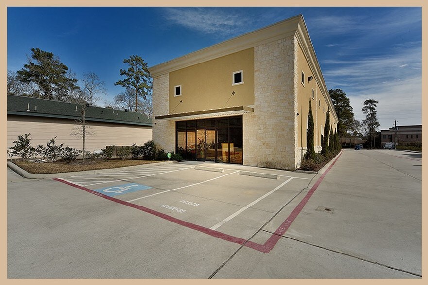 26207 Oak Ridge Dr, Spring, TX à louer - Photo de l’immeuble – Image 2 sur 30