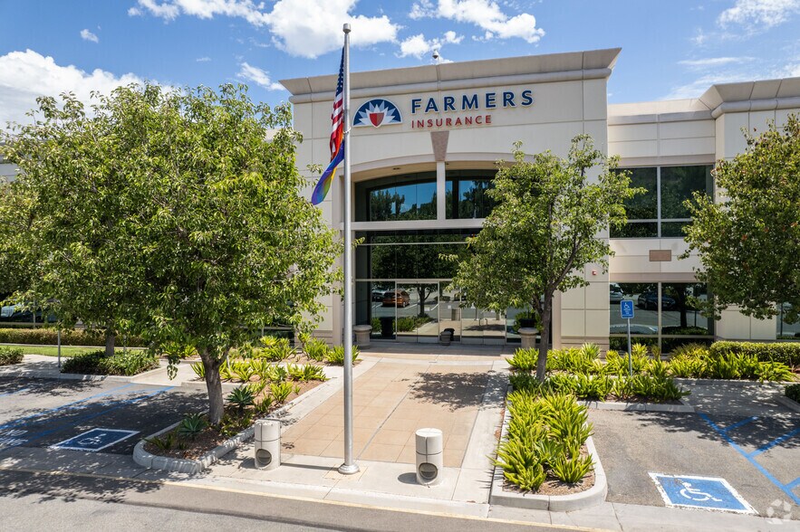 31051 Agoura Rd, Westlake Village, CA à louer - Photo de l’immeuble – Image 3 sur 4