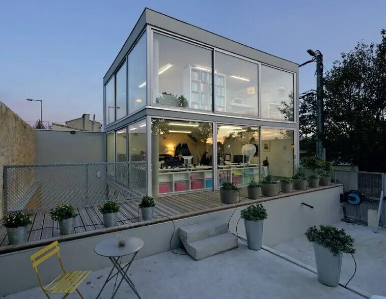 Bureau dans Lormont à louer - Photo de l’immeuble – Image 1 sur 11