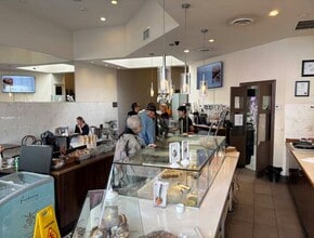 2156 W 41st Ave, Vancouver, BC à louer Photo intérieure– Image 2 sur 4