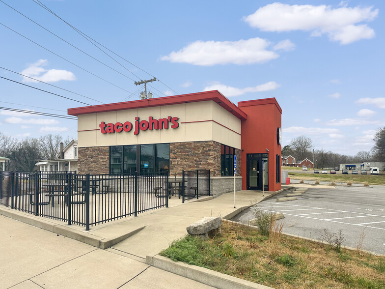 415 Donelson Pkwy Pky, Dover, TN à vendre - Photo de l’immeuble – Image 3 sur 3