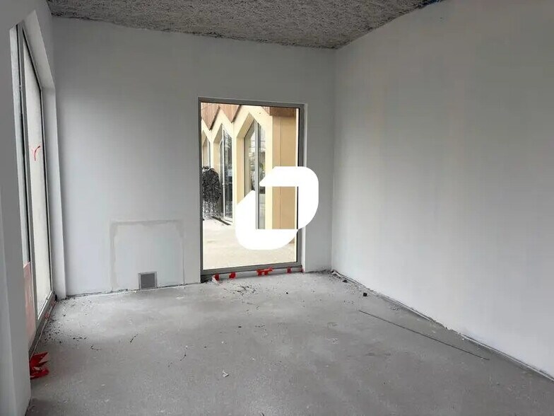 Local commercial dans Eysines à louer - Photo intérieure – Image 2 sur 9