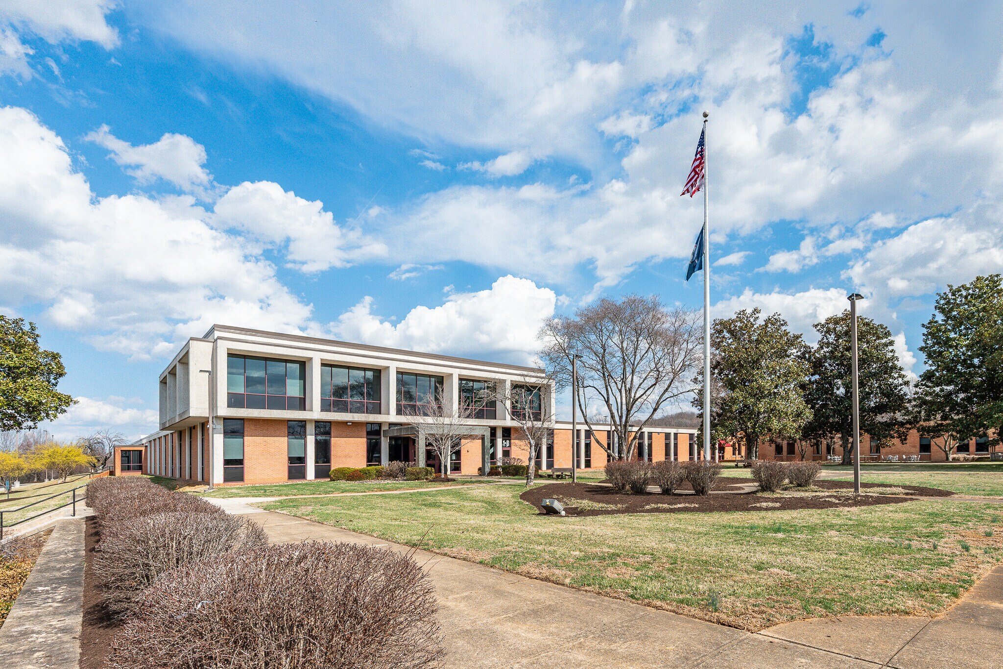 3100 Albert Lankford Dr, Lynchburg, VA à vendre Photo de l’immeuble– Image 1 sur 15