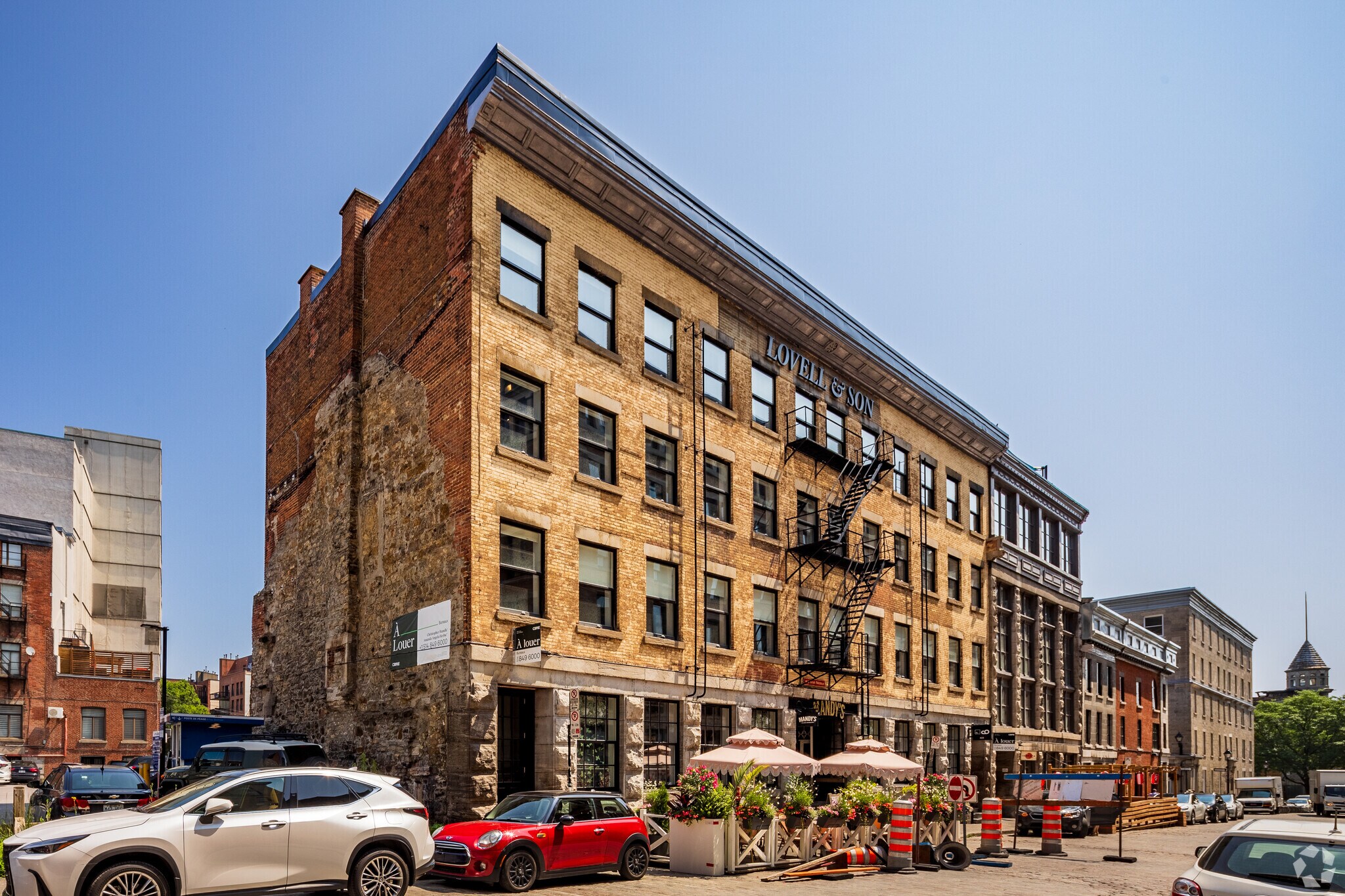 423 Rue Saint-Nicolas, Montréal, QC à louer Photo principale– Image 1 sur 12