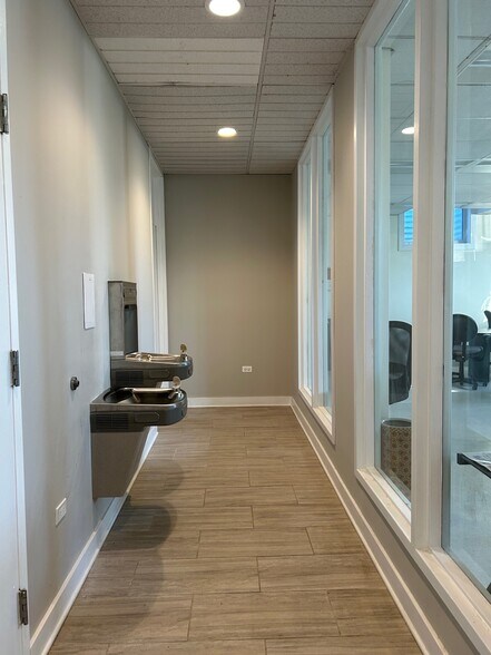 3500 Western Ave, Highland Park, IL à louer - Photo intérieure – Image 3 sur 13