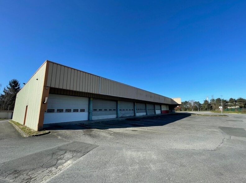 Industriel/Logistique dans Collégien à louer - Photo de l’immeuble – Image 3 sur 8