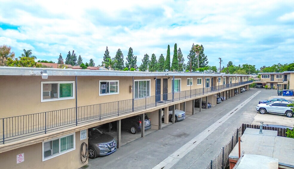 1003 W Bishop St, Santa Ana, CA à vendre - Photo de l’immeuble – Image 2 sur 12