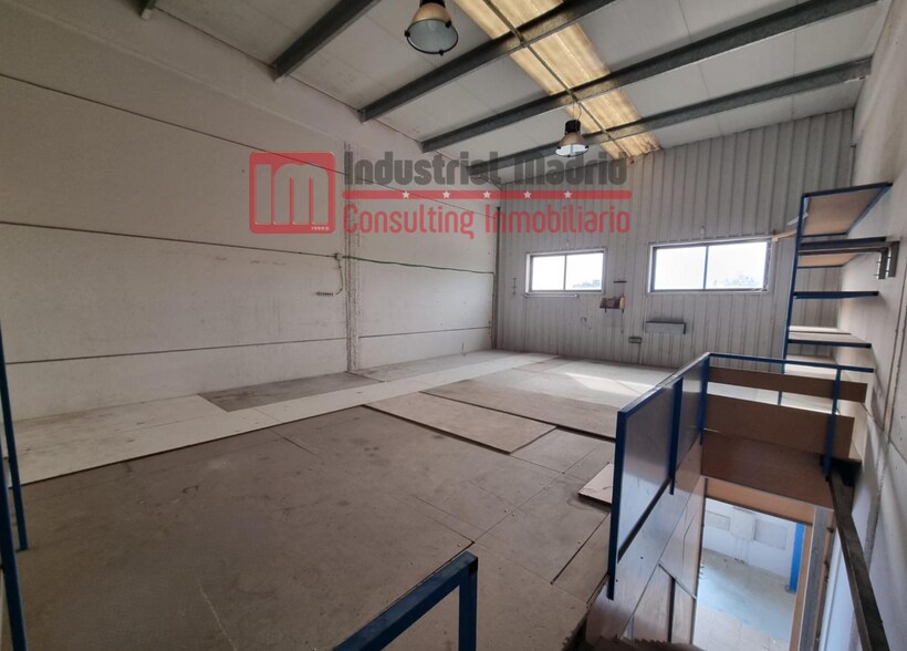 Industriel/Logistique dans Rivas-Vaciamadrid, Madrid à vendre - Photo de l’immeuble – Image 2 sur 2