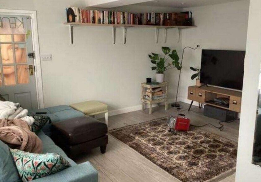 High St, Woking à vendre - Photo de l’immeuble – Image 3 sur 3