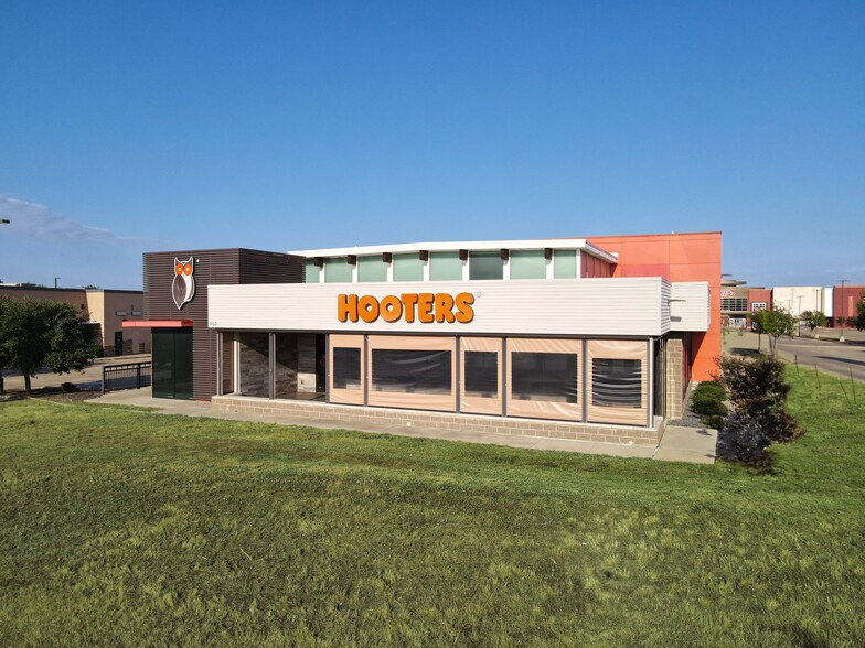 960 N Earl Rudder Fwy, Bryan, TX à vendre - Photo de l’immeuble – Image 2 sur 10