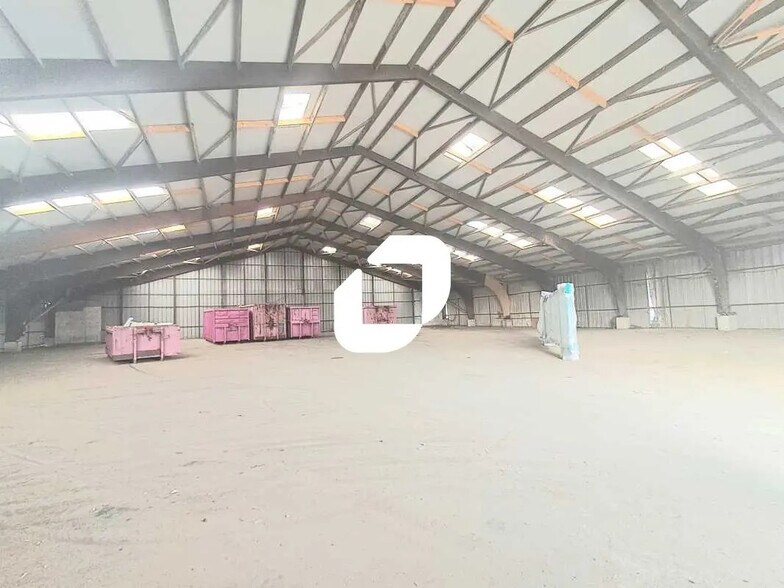 Industriel/Logistique dans Bassens à louer - Photo de l’immeuble – Image 1 sur 2