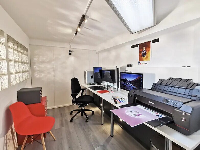 Local d'activités dans Paris à vendre - Photo de l’immeuble – Image 3 sur 9