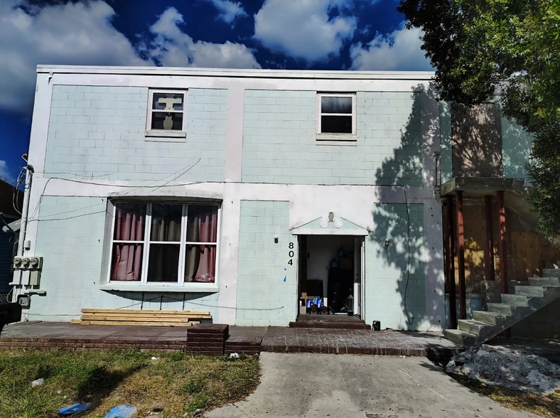 804 Orange Ave, Fort Pierce, FL à vendre - Photo principale – Image 1 sur 10