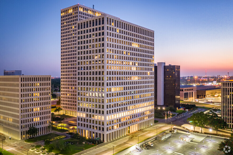 3 Greenway Plz, Houston, TX à louer - Photo de l’immeuble – Image 3 sur 20