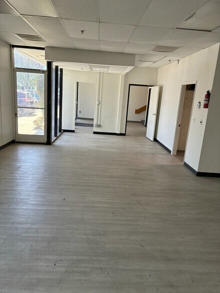 10312 Norris Ave, Pacoima, CA à louer - Photo de l’immeuble – Image 3 sur 12