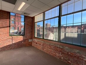 235 Promenade St, Providence, RI à louer Photo intérieure– Image 1 sur 11