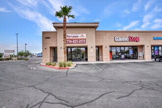 5230 Boulder Hwy, Las Vegas, NV à louer Photo de l’immeuble– Image 2 sur 2