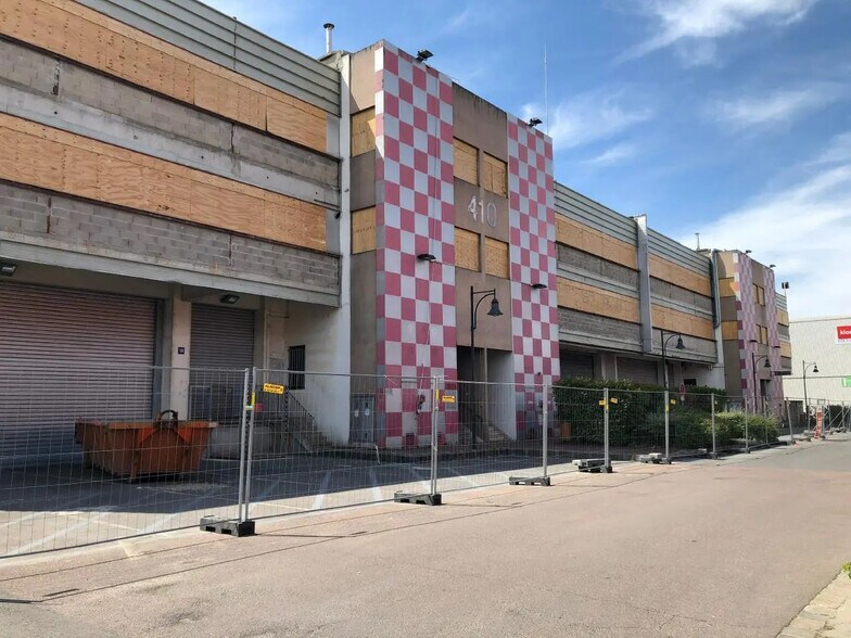 Local d’activités dans Aubervilliers à louer - Photo de l’immeuble – Image 1 sur 7