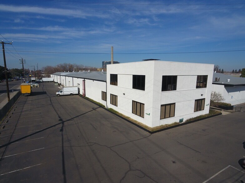 901-915 N B St, Sacramento, CA à louer - Photo principale – Image 1 sur 16