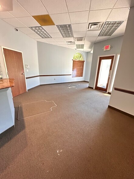 5084 Villa Linde Pky, Flint, MI à vendre - Photo de l’immeuble – Image 3 sur 19