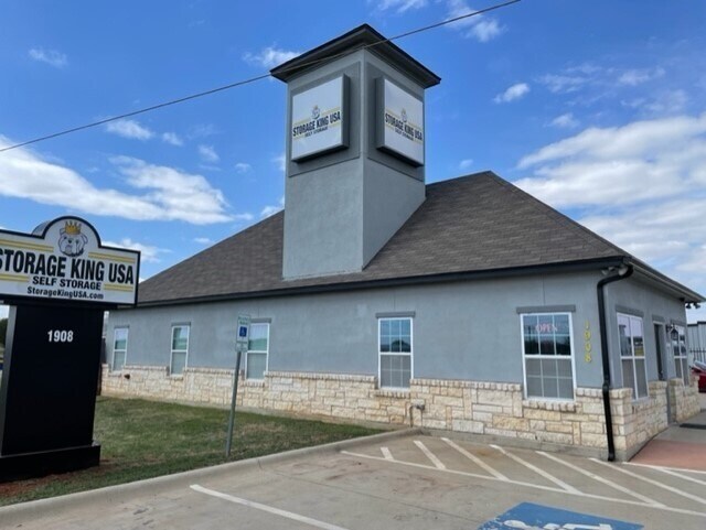 1908 Farm to Market Rd, Crowley, TX à louer - Photo principale – Image 1 sur 14