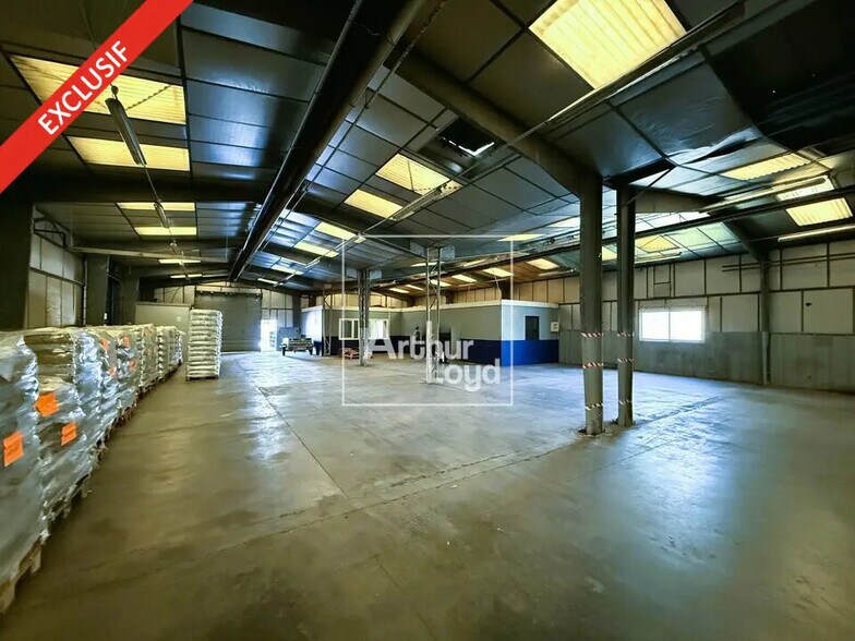 Bureau dans Montereau-Fault-Yonne à louer - Photo de l’immeuble – Image 1 sur 5