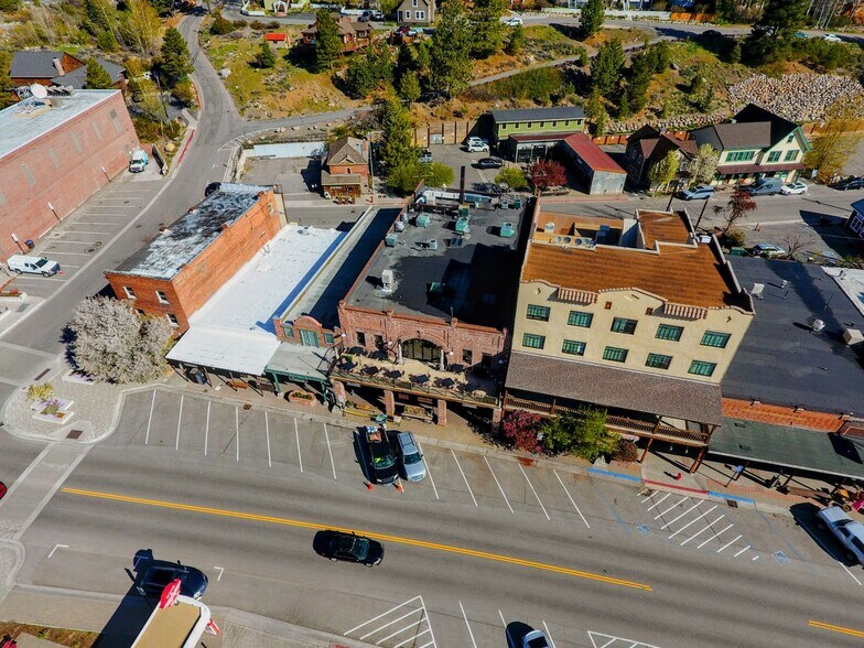 10122 Donner Pass Rd, Truckee, CA à vendre - Photo de l’immeuble – Image 3 sur 15