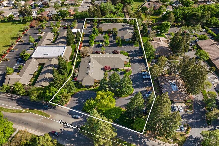 1367 E Lassen Ave, Chico, CA à louer - Aérien – Image 2 sur 22