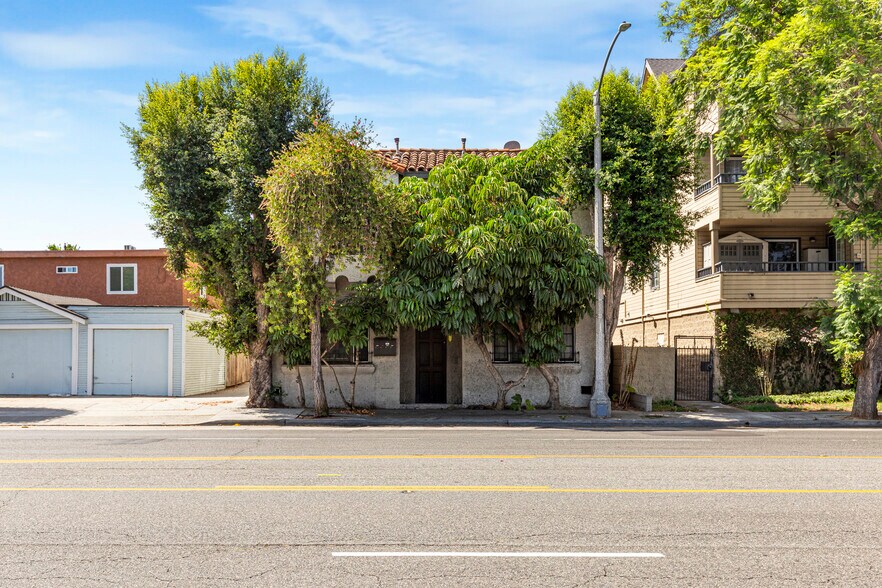 3822 E 7th St, Long Beach, CA à vendre - Photo de l’immeuble – Image 2 sur 29