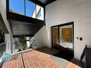 76 E Main St, Huntington, NY à louer Photo intérieure– Image 1 sur 16