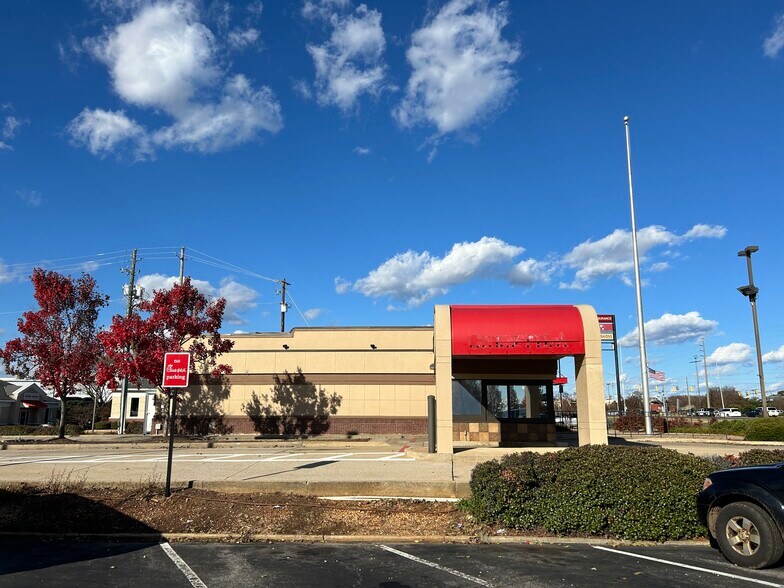 2014 McFarland Blvd E, Tuscaloosa, AL à louer - Photo de l’immeuble – Image 3 sur 10