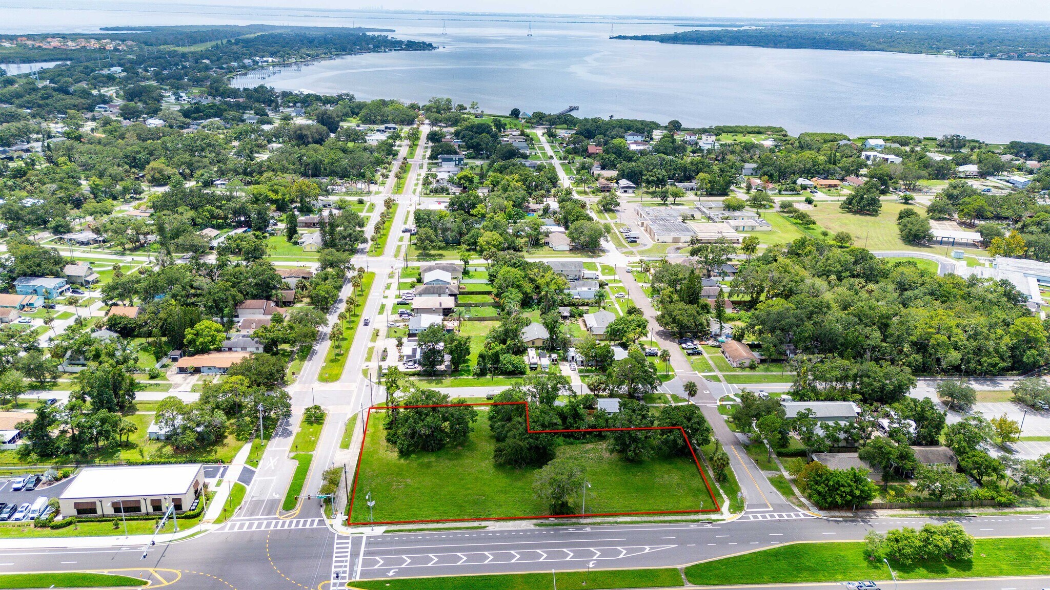 205 Chestnut St, Oldsmar, FL à vendre Photo de l’immeuble– Image 1 sur 6