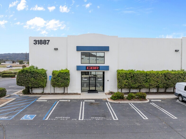 31887 Corydon Rd, Lake Elsinore, CA à vendre - Photo de l’immeuble – Image 2 sur 14