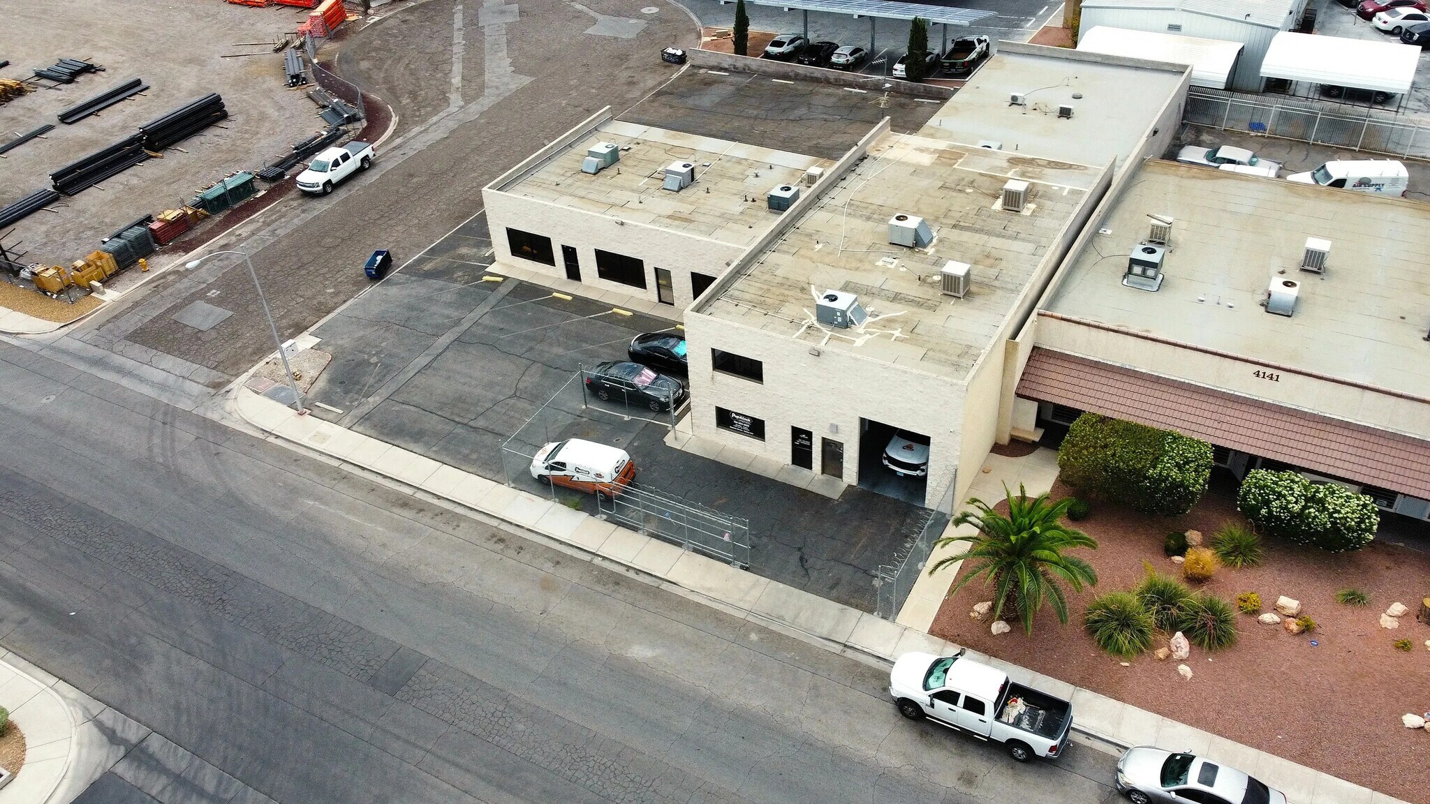 4131 W Oquendo Rd, Las Vegas, NV à vendre Photo de l’immeuble– Image 1 sur 8