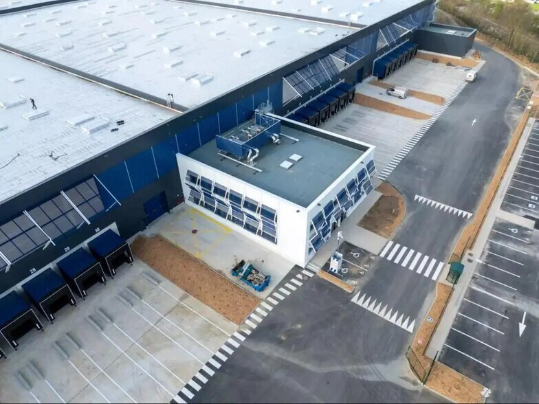 Industriel/Logistique dans Allonne à louer - Photo de l’immeuble – Image 3 sur 6