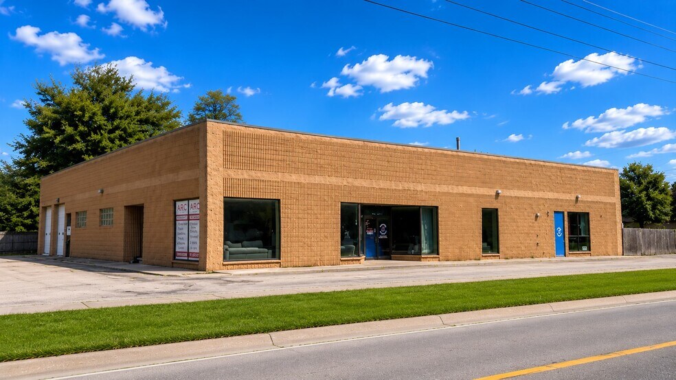 51 E Plainfield Rd, Countryside, IL à louer - Photo de l’immeuble – Image 1 sur 13