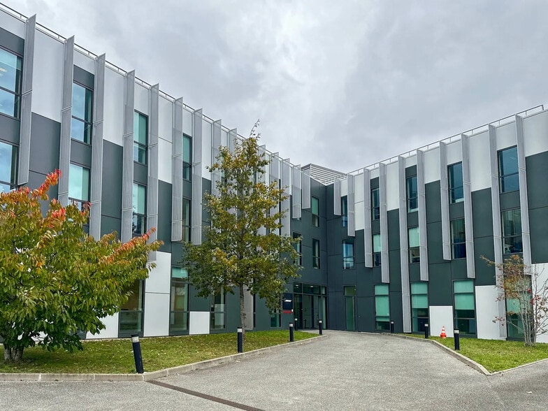 26 Avenue De Winchester, Saint-Germain-en-Laye à louer - Photo de l’immeuble – Image 1 sur 12