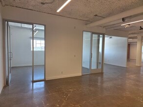 8455 Beverly Blvd, Los Angeles, CA à louer Photo intérieure– Image 2 sur 6