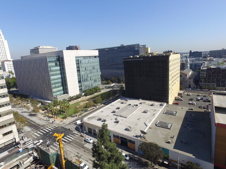 216 S Spring St, Los Angeles, CA à vendre - Photo de l’immeuble – Image 2 sur 2